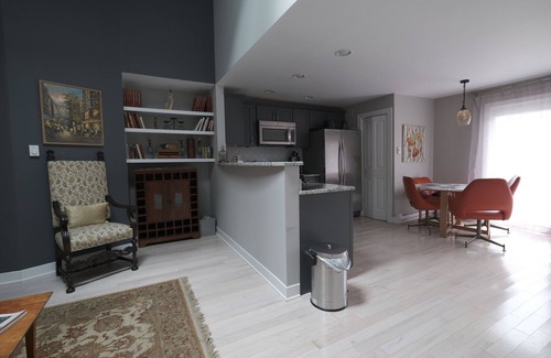 Lakeside Cottage | Newly Remodeled 2bd cottage