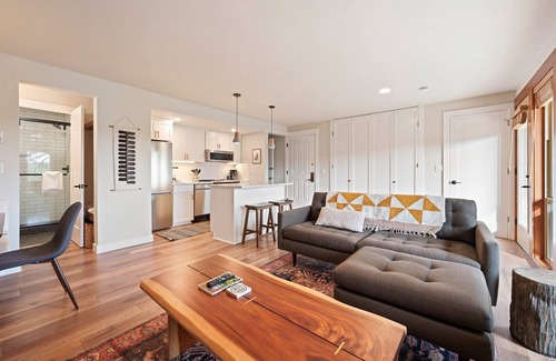 Bend Condo | Newly remodeled by Bachelor, Community Hot Tubs & Pools