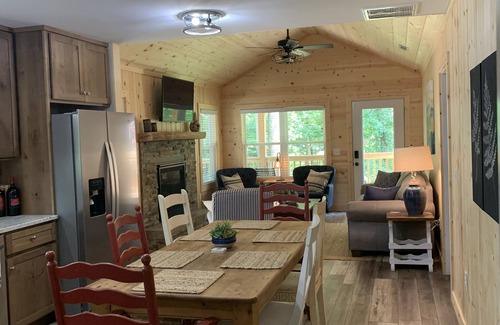 Helen Cabin | Newly Remodeled Cabin on the Chattahoochee! Walking Distance to Helen