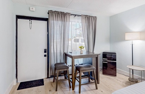 Isles of Capri Condo | Newly remodeled condo on Marco Island with grill & W/D access