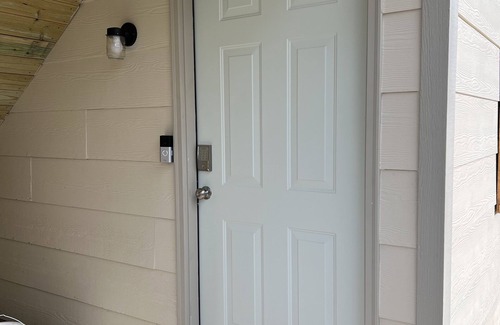 Starkville Condo | Newly remodeled cozy condo, walking distance to campus or jump on the shuttle.