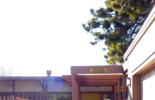 Littleton House | Newly Remodeled Home, Backs to Nature Trail W/ Mountain Views.