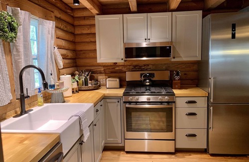 Mentone Cabin | Newly remodeled log cabin near DeSoto State Park & Mentone