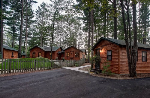 Mayfield Cabin | Newly Remodeled Luxury Lakefront Cabin w/ Sandy Beach, Kayak/SUP, Dock, Gameroom