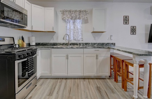 Raynolds Addition House | Newly Remodeled Private Casita