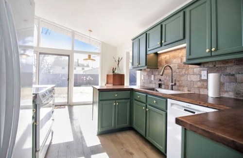 South Bend House | Newly remodeled ranch - less than 2 miles from Notre Dame