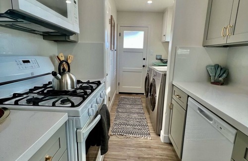 Salinas House | Newly remodeled spacious King suite 2bd 1b duplex