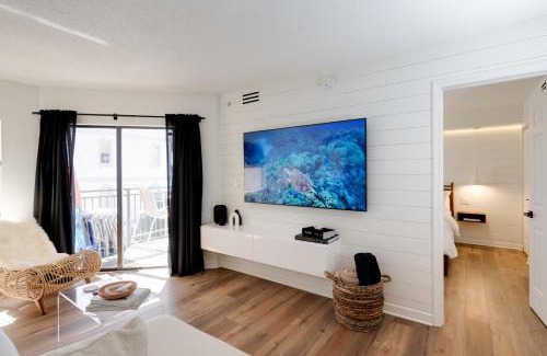 Belle Vista Apartment | NEWLY Reno Beach Condo The beach is your backyard