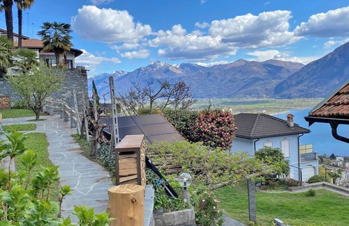 Minusio House | Newly renovated detached house on a sunny slope above Locarno with panoramic views