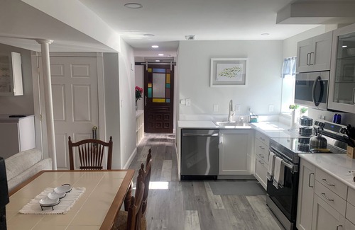 Cotswold Apartment | Newly Renovate One Bedroom Apartment - Garden Terrace Vista in Costwold Arean