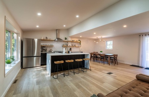 East Stroudsburg House | Newly Renovated getaway, w/firepit, close to Skiing, Hiking, Golfing