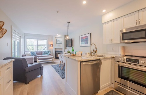 Upper Village Condo | Newly renovated 1 bedroom near Blackcomb Gondola - less than 5 min walk