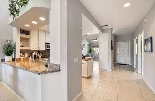 Palm Desert Condo | Newly renovated 2-bedroom + den condo in Palm Desert