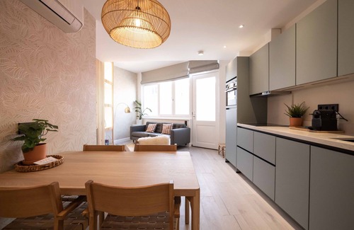Scheveningen Badplaats Apartment | Newly renovated, 2 bedrooms, fireplace, near the beach