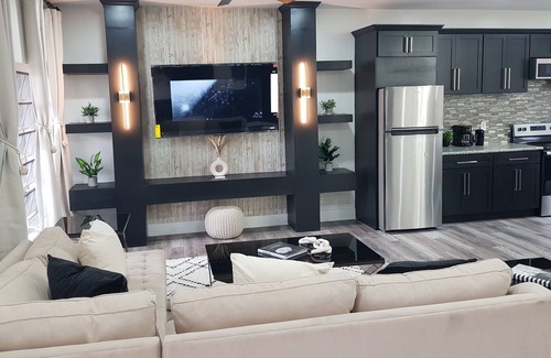 Freeport Apartment | Newly Renovated 2BR: Modern Luxury Near the Beach