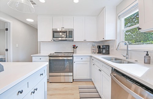 Seminole House | Newly Renovated 3/2 - Close to Beaches & Attractions