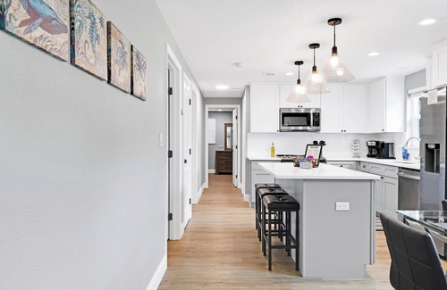 Seminole House | Newly Renovated 3/2 - Close to Beaches & Attractions
