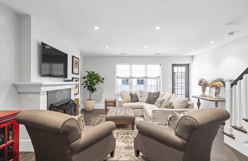 Telegraph Hill House | Newly renovated 3 bed 3.5 bath townhouse close to beach, seaport and downtown