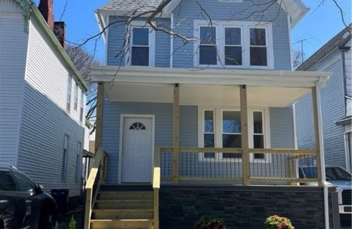Front Park House | Newly renovated 3-bedroom and 2 full bath West Side Oasis!
