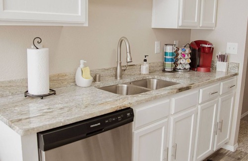 Westgate Heights House | Newly renovated 3Bed 2Ba Family Home with Mountain View
