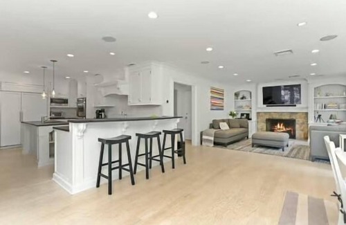 Westport House | Newly renovated 6BR, Pool, Spa, ScreenPorch, 2 private acres, Heart of Westport.