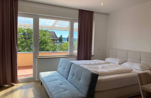 Ueberlingen Apartment | Newly renovated, bright apartment with terrace, 2 minutes' walk from Lake Constance
