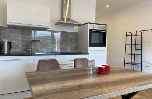 Ueberlingen Apartment | Newly renovated, bright apartment with terrace, 2 minutes' walk from Lake Constance