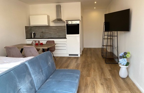 Ueberlingen Apartment | Newly renovated, bright apartment with terrace, 2 minutes' walk from Lake Constance
