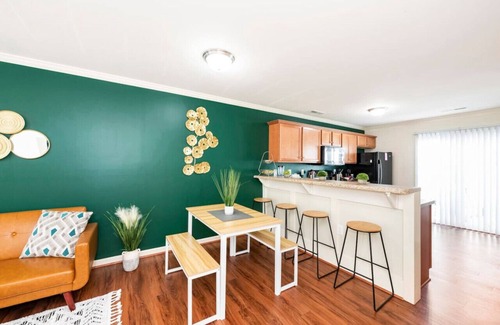 Hubert House | Newly Renovated-Central Jacksonville/Lejeune/Beach