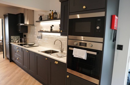 Kinsale Cottage | Newly Renovated Charming Cottage on the Scilly Walk