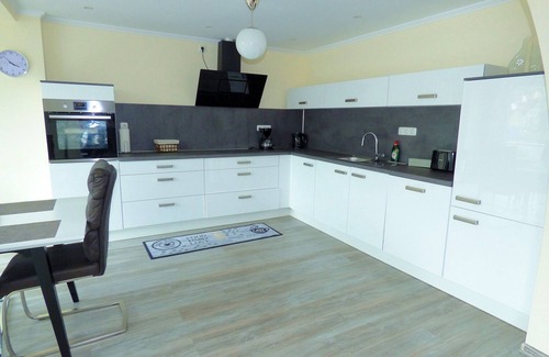 Zell Apartment | Newly renovated comfortable apartment with a view of the Moselle
