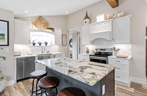 Mills River Other | Newly renovated, convenient to area attractions yet very serene
