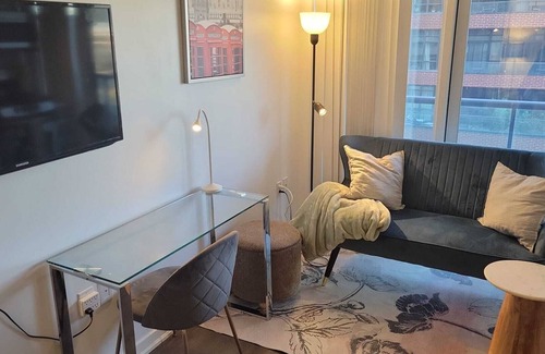 Beaconsfield Village Condo | Newly Renovated Condo in Downtown Toronto