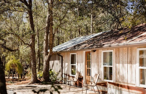 Fairhope House | Newly renovated cottage on a quaint lake with ancient oak trees & ample privacy.