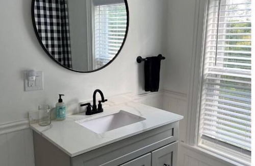 Jefferson Other | Newly Renovated Country Farmhouse. Great room, Large kitchen, Bright 3 bd/2.5 ba