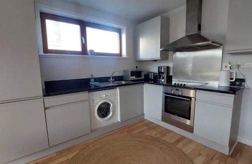 Dublin Apartment | Newly Renovated D4 2BD @ The Aviva & Docklands