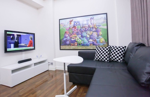 North Point Apartment | Newly renovated + Explore like local