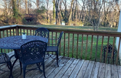 Strasburg House | Newly renovated Farm cottage with Mountain views