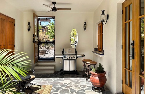 Nopolo House | Newly renovated FN 525- 5 steps from LAP pool.
