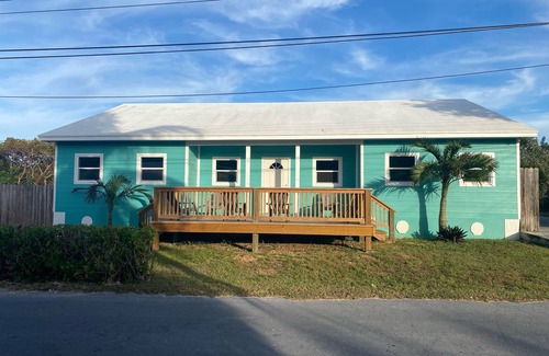Spanish Wells House | Newly renovated home with Kayaks + Pool
