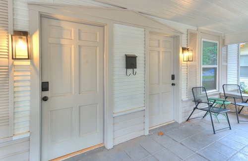 Corridor South House | Newly Renovated half duplex, great location in OKC