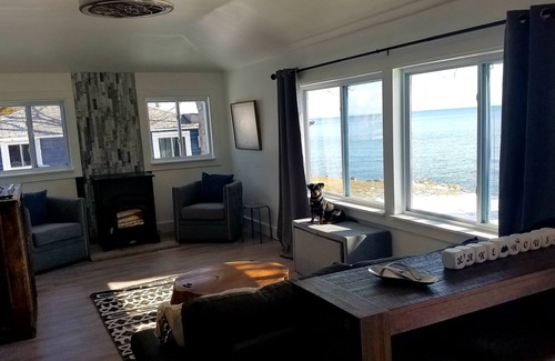 Paradise House | Newly renovated house on 255 feet of Lake Superior!