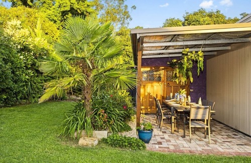 Cessnock House | Newly Renovated Hunter Property-Spa & fireplace.