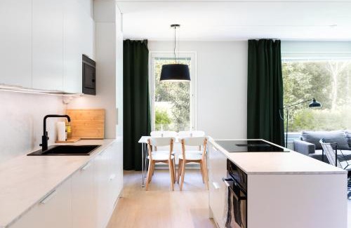 Jyvaskyla House | Newly renovated large family apartment, parking, sauna, balcony