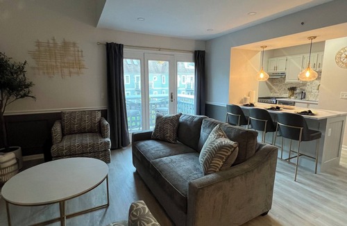 Montville Condo | Newly Renovated Loft Villa at Norwich Spa, minutes to Mohegan Sun