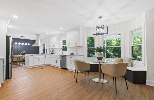 Charlotte House | Newly Renovated Luxury 4-bedroom house in lovely Charlotte with WiFi and AC