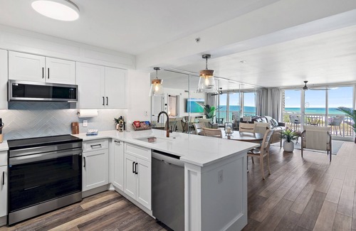 Destin Condo | Newly Renovated Luxury 2BR/2BA Beachfront Retreat with Panoramic Gulf Views!
