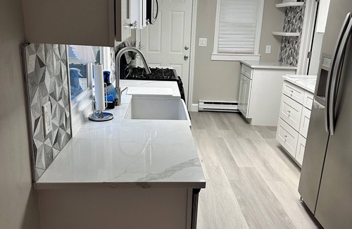 Vauxhall House | Newly Renovated Luxury 2-BD 2-BA house, AC, WiFi. Mins to NYC, EWR, Newark Distr