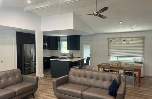 Greensboro House | Newly Renovated Modern Home