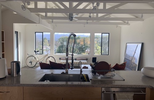 Ukiah House | Newly renovated modern home with ADU, Outdoor shower, Luxurious garden and patio